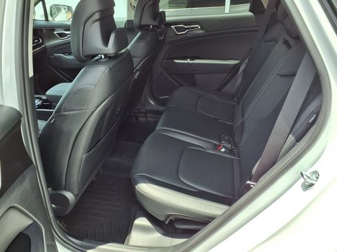 Used 2025 Kia Sportage EX FWD image 21