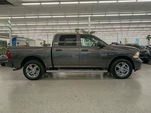 Used 2018 RAM 1500 Express w/ Express Value Package AWD/4WD image 4