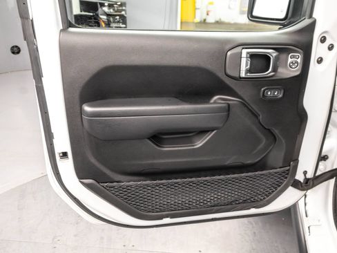 Used 2023 Jeep Wrangler Unlimited w/ Cold Weather Group AWD/4WD image 28