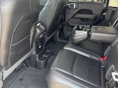 Used 2021 Jeep Wrangler Unlimited Sahara AWD/4WD image 6