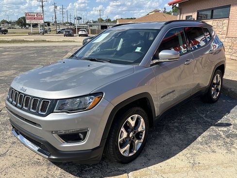 Used 2021 Jeep Compass Limited FWD image 4