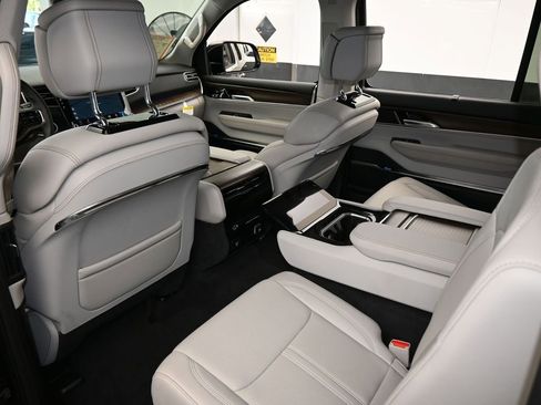 Used 2024 Jeep Grand Wagoneer L Base image 44