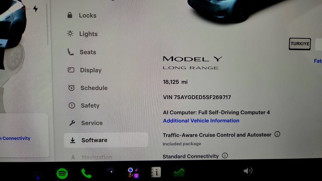 Used 2025 Tesla Model Y Long Range RWD image 14