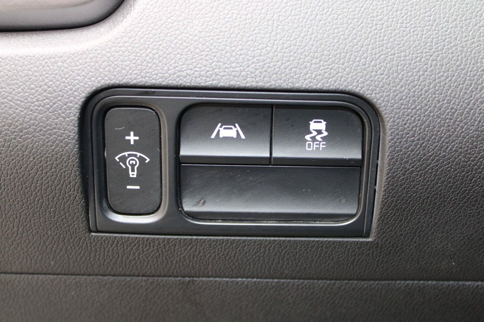 Used 2023 Kia Sorento S w/ Panoramic Sunroof Package FWD image 18