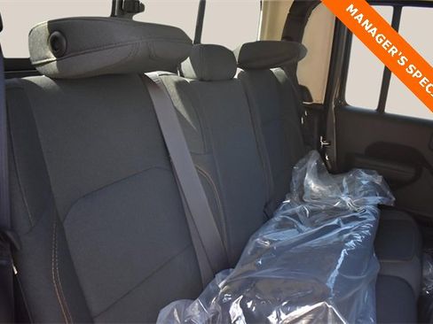 New 2025 Jeep Gladiator Sport image 16