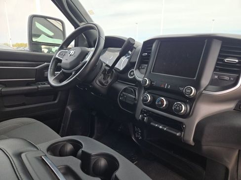 Used 2024 RAM 2500 Big Horn AWD/4WD image 9