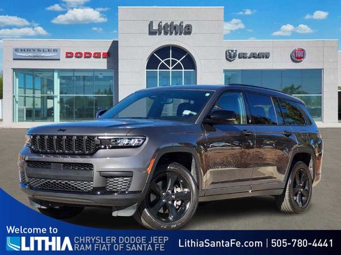 Used 2023 Jeep Grand Cherokee L Laredo image 1