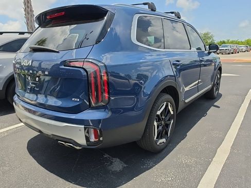 Certified 2024 Kia Telluride EX w/ EX Captain's Chair Package AWD/4WD image 14