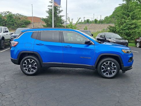 Used 2022 Jeep Compass Latitude w/ Convenience Group AWD/4WD image 7