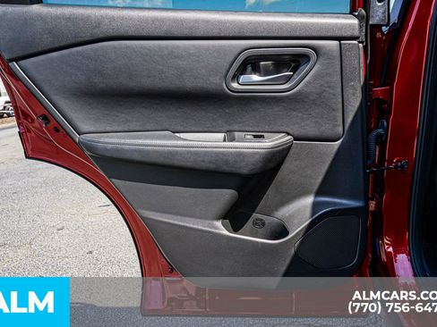 Used 2025 Nissan Rogue SV image 54