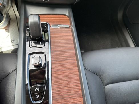 Certified 2023 Volvo XC60 B5 Plus w/ Climate Package AWD/4WD image 34