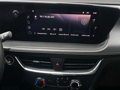 Certified 2025 Buick Encore GX Preferred FWD image 17