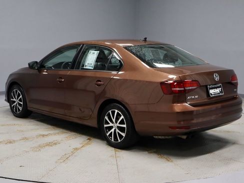 Used 2016 Volkswagen Jetta SE image 11