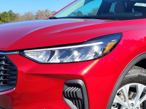 New 2026 Ford Escape Active image 9