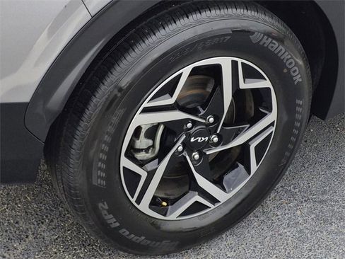 Used 2024 Kia Sportage LX image 7