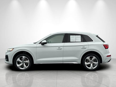 Used 2021 Audi Q5 Prestige w/ Prestige Package image 2