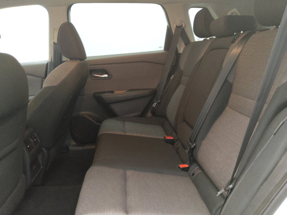 Used 2021 Nissan Rogue SV FWD image 18