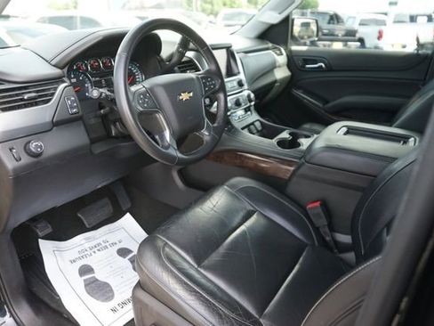 Used 2018 Chevrolet Suburban LT RWD image 8