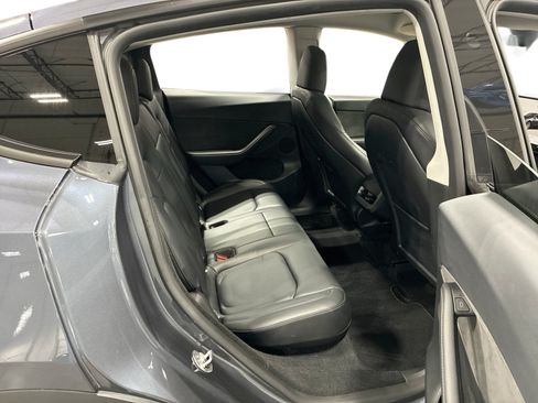 Certified 2023 Tesla Model Y Long Range AWD/4WD image 11