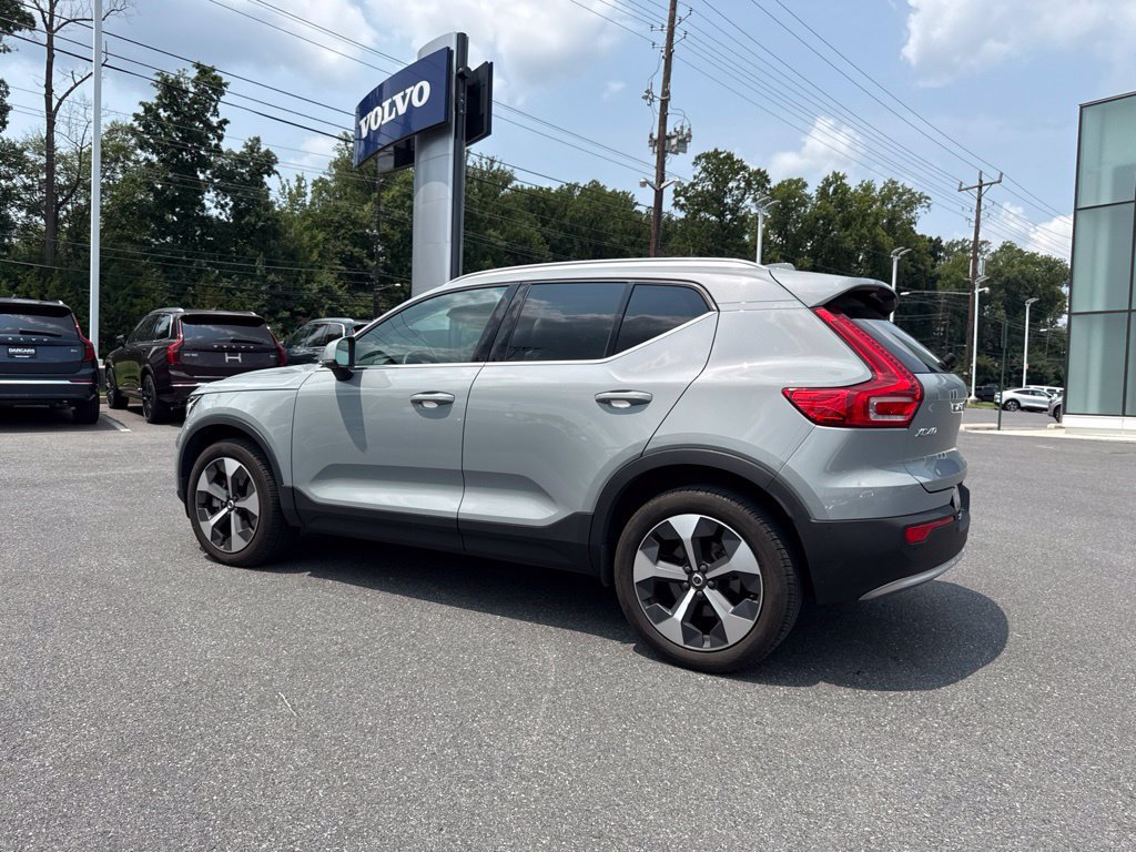 Certified 2024 Volvo XC40 B5 Plus w/ Climate Package AWD/4WD image 3