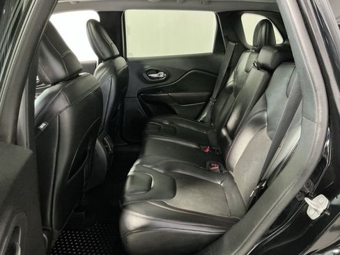 Used 2021 Jeep Cherokee Trailhawk w/ Sun, Sound & Nav Group AWD/4WD image 26