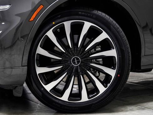 Used 2021 Lincoln Aviator Black Label Grand Touring AWD/4WD image 6