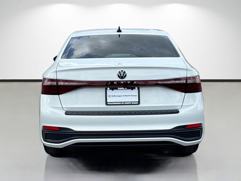 Used 2025 Volkswagen Jetta Sport FWD image 4