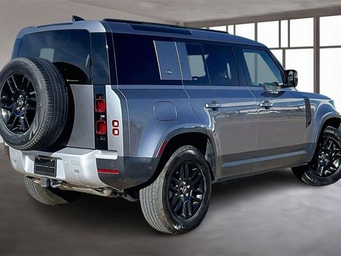 Used 2024 Land Rover Defender 110 S image 2