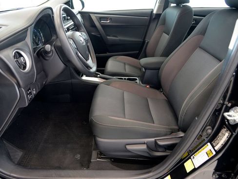 Used 2018 Toyota Corolla LE FWD image 15