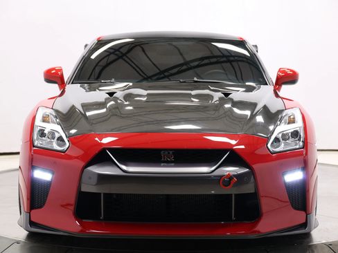 Used 2019 Nissan GT-R Premium w/ Premium Interior Package AWD/4WD image 98