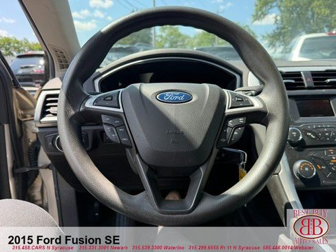 Used 2015 Ford Fusion SE FWD image 18