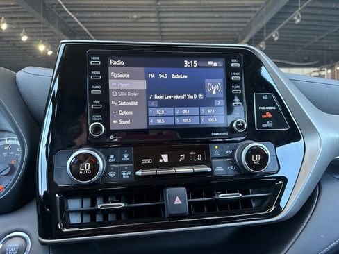 Used 2022 Toyota Highlander L image 5