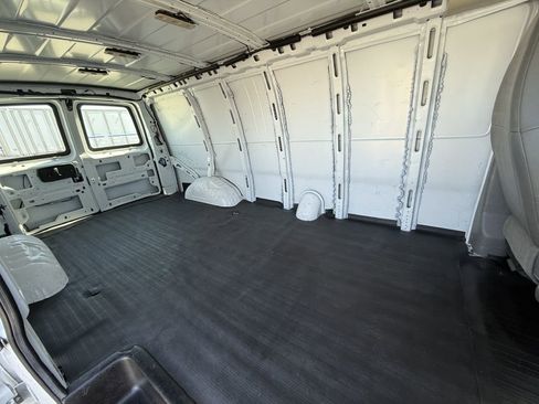 Used 2022 Chevrolet Express 2500 Extended w/ Driver Convenience Package image 11