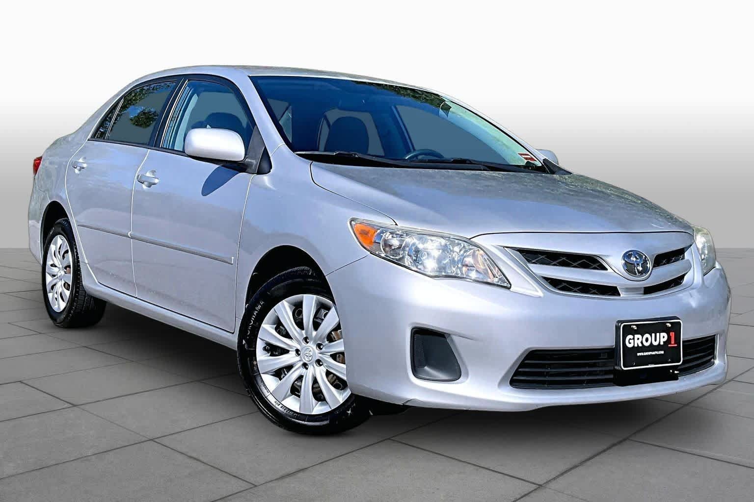 Used 2012 Toyota Corolla LE FWD image 3