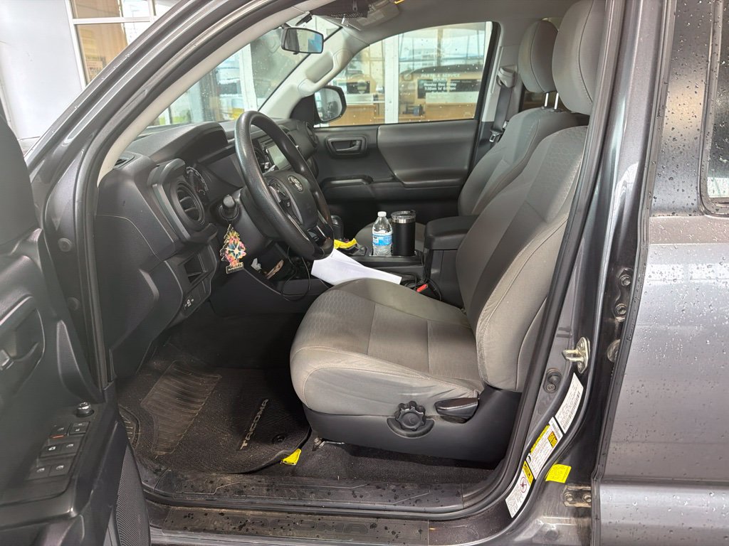 Used 2016 Toyota Tacoma SR w/ SR Convenience Package RWD image 10