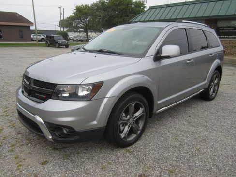 Used 2017 Dodge Journey Crossroad FWD image 4