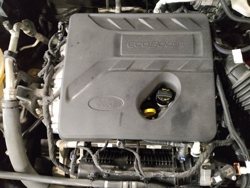 Used 2020 Ford Escape SE image 30