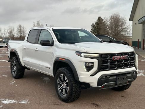 Used 2023 GMC Canyon AT4 image 7