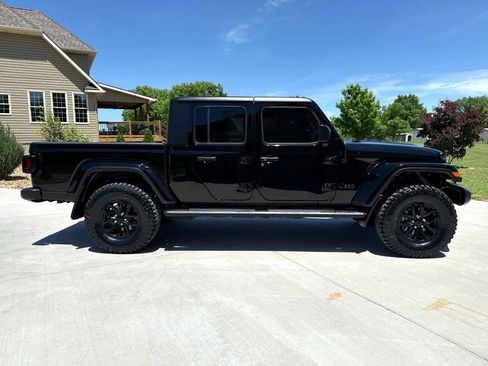 Used 2022 Jeep Gladiator Sport image 5