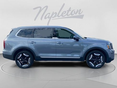 Used 2025 Kia Telluride S FWD image 7