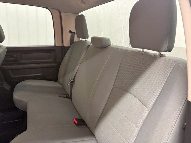 Used 2017 RAM 1500 Express AWD/4WD image 10