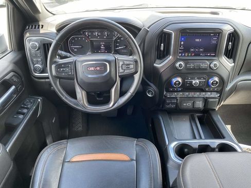 Used 2023 GMC Sierra 2500 AT4 w/ AT4 Preferred Package AWD/4WD image 9