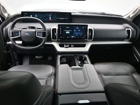 Certified 2025 Ford Expedition Active AWD/4WD image 25