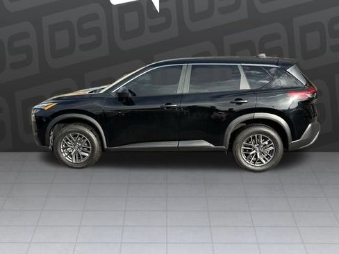 Used 2023 Nissan Rogue S image 2