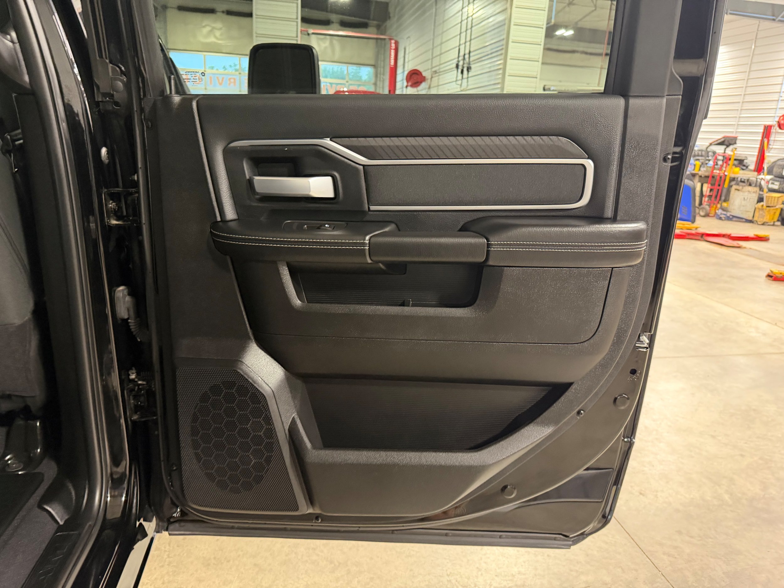 Used 2025 RAM 2500 Big Horn AWD/4WD image 13