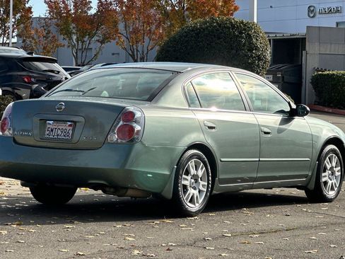 Used 2005 Nissan Altima 2.5 S w/ (S02) Side Airbags Pkg image 4