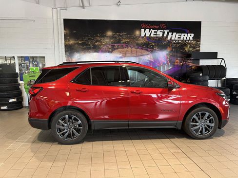 Used 2024 Chevrolet Equinox RS AWD/4WD image 28