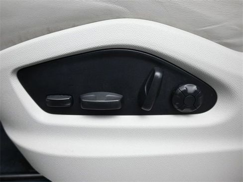 Used 2022 Porsche Cayenne S image 11