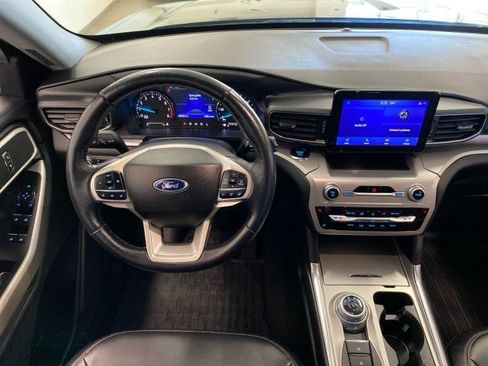 Certified 2022 Ford Explorer XLT w/ Equipment Group 202A image 14