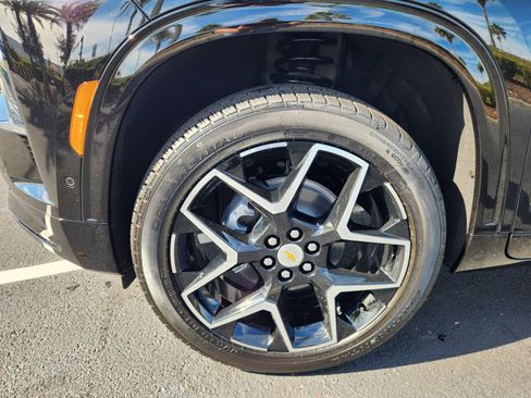 New 2026 Chevrolet Traverse High Country image 4